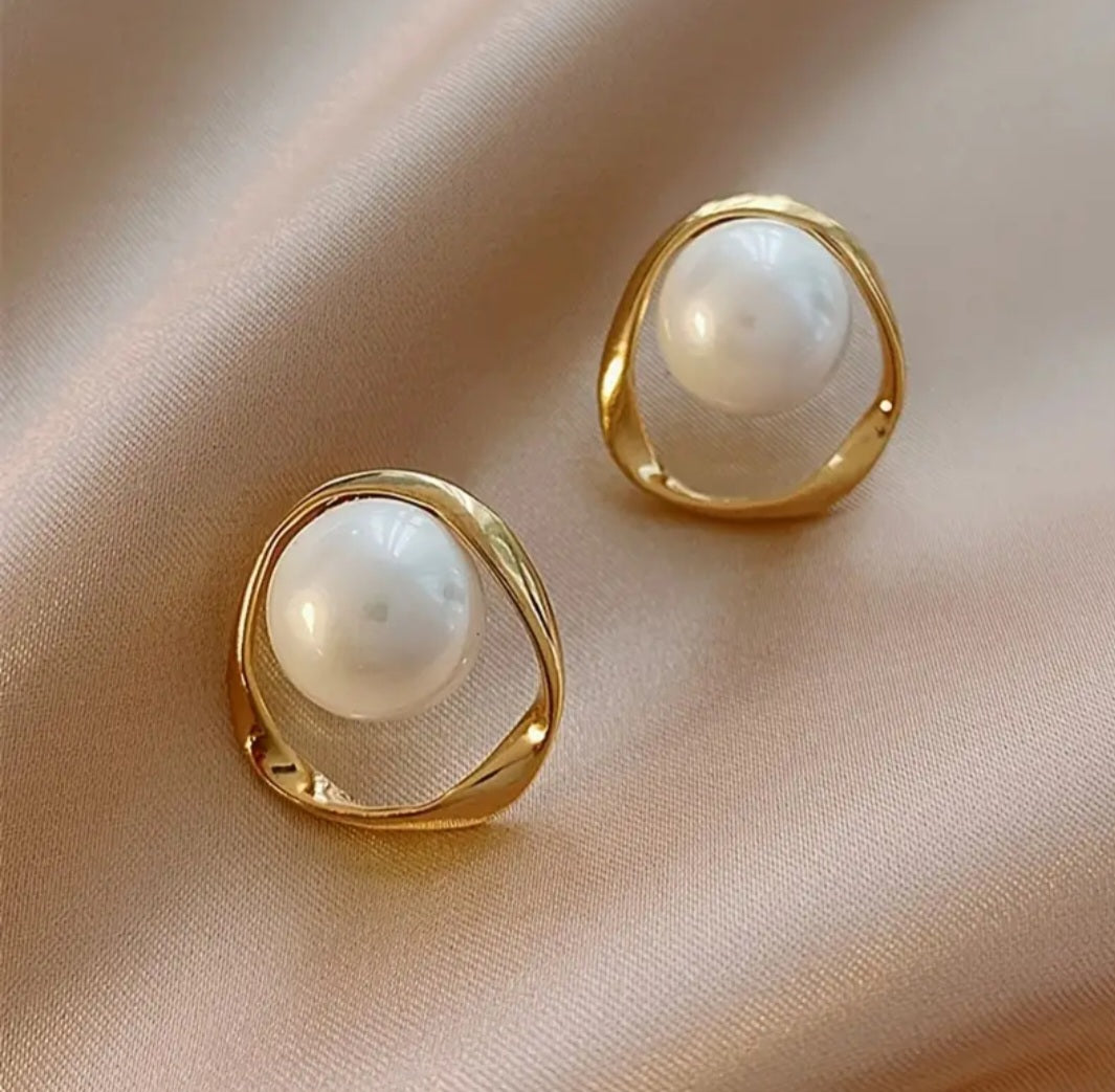 Gold Pearl style earrings