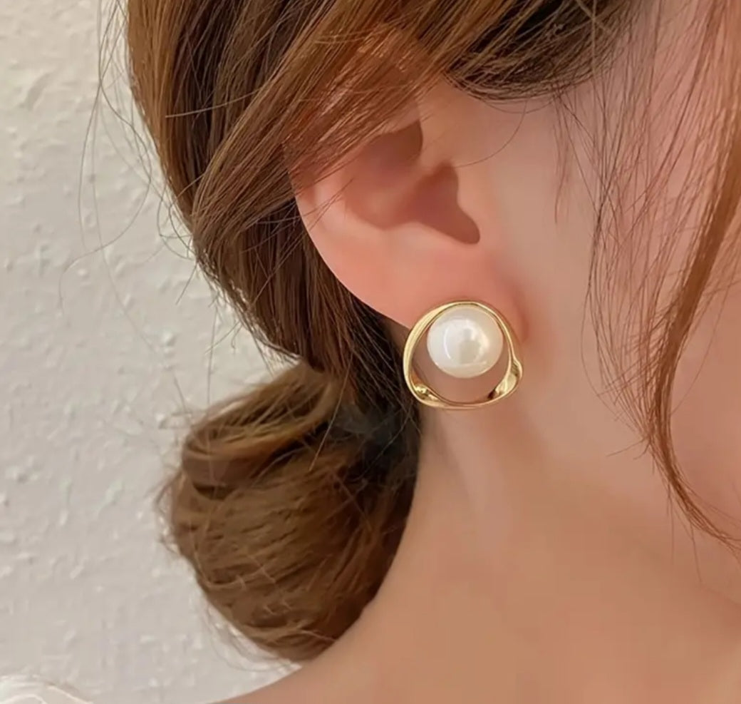 Gold Pearl style earrings