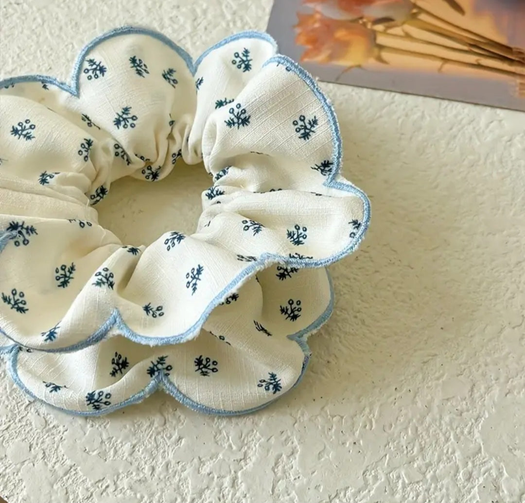 Large scrunchies