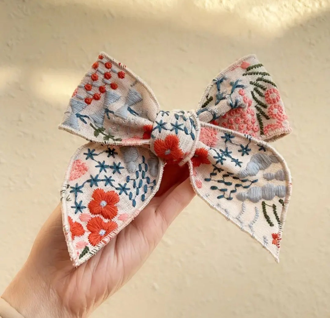 Patterned hair bow clip