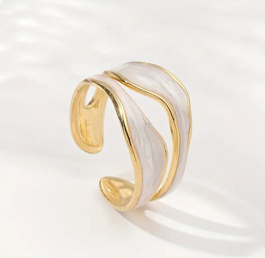 Gold style ring